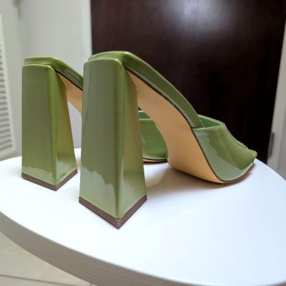 Green Open Square Toe Triangle Block Heel Sandals Size 8.5 - Picture 6 of 11